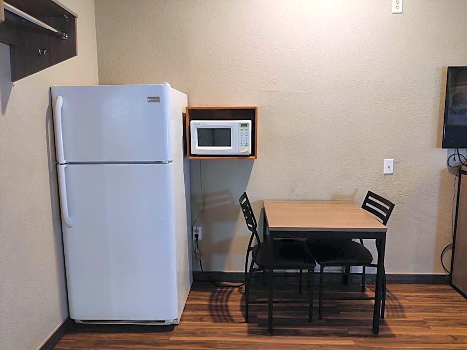 Regency Inn & Suites By Capital O Houston IAH Airport