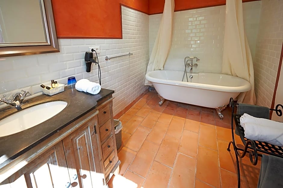 La Grande Maison De Nans