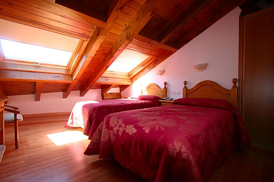 Photo 1 of 4 of Larger 1 Double Bed or 2 Beds