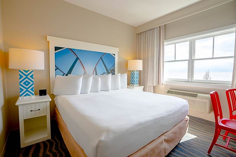 Cedar Point Hotel Breakers
