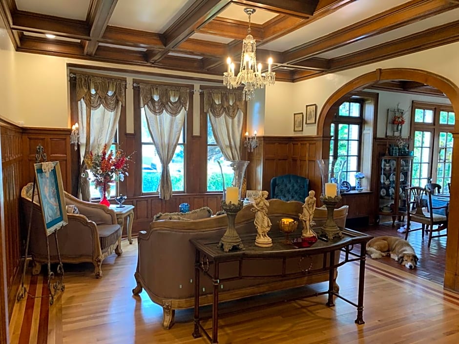 The Abriendo Inn