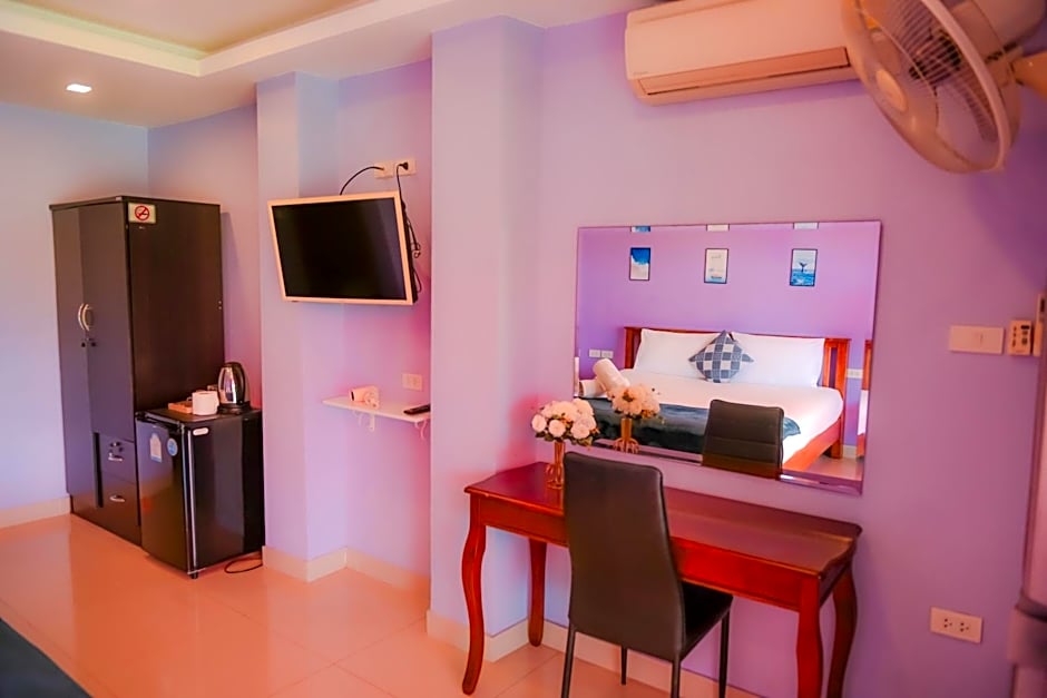 Patumnak Beach Guesthouse