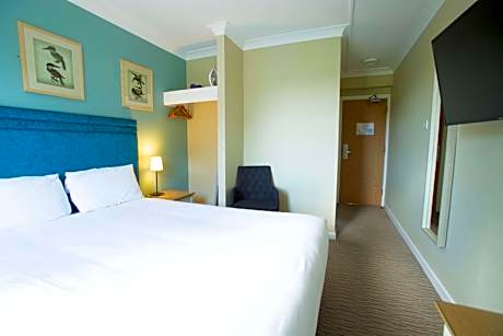 Easy-Access Riverside King Room