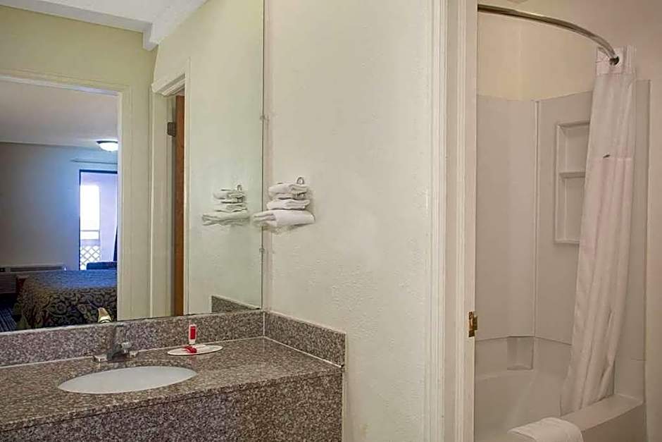 Economy Hotel Wichita- Florence St