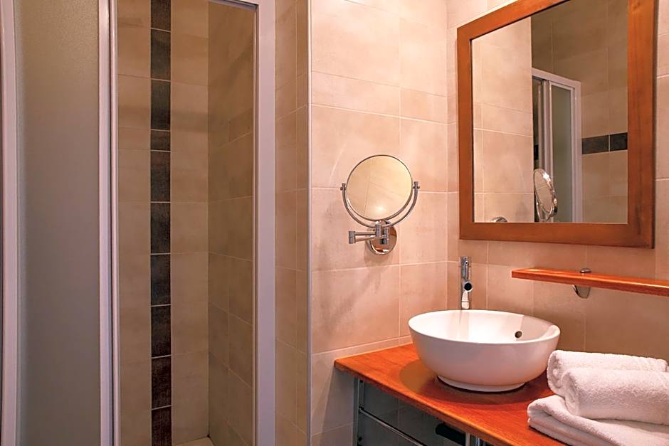 Auberge de la Petite Ferme, Super-Besse Est, The Originals Relais