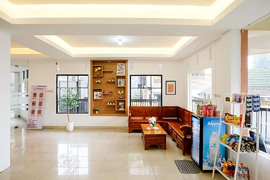 RedDoorz near Taman Rekreasi Selecta