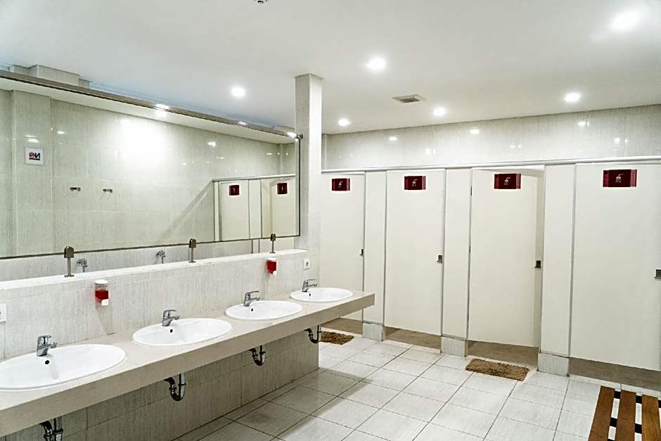 Miko Rooms and Capsules Hotel