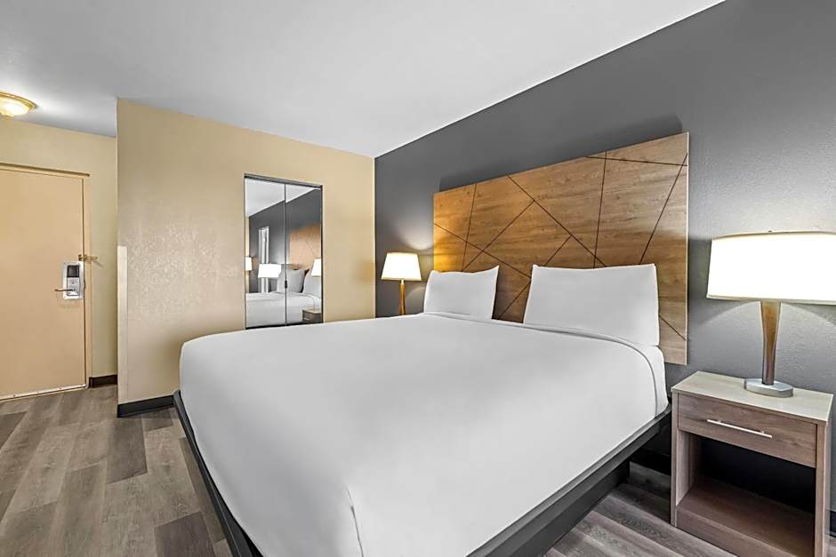 Travelodge by Wyndham Rapid City
