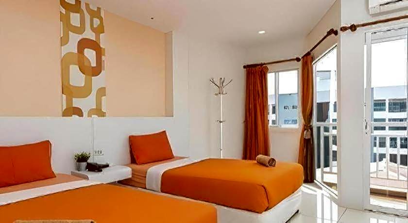 Nana Chat Bangsaen Hotel