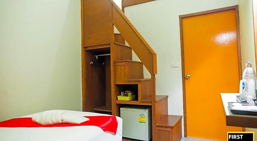 First And Frang Hotel