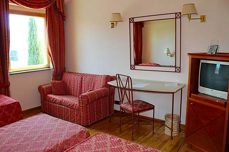 Photo 1 of 10 of Quadruple Room