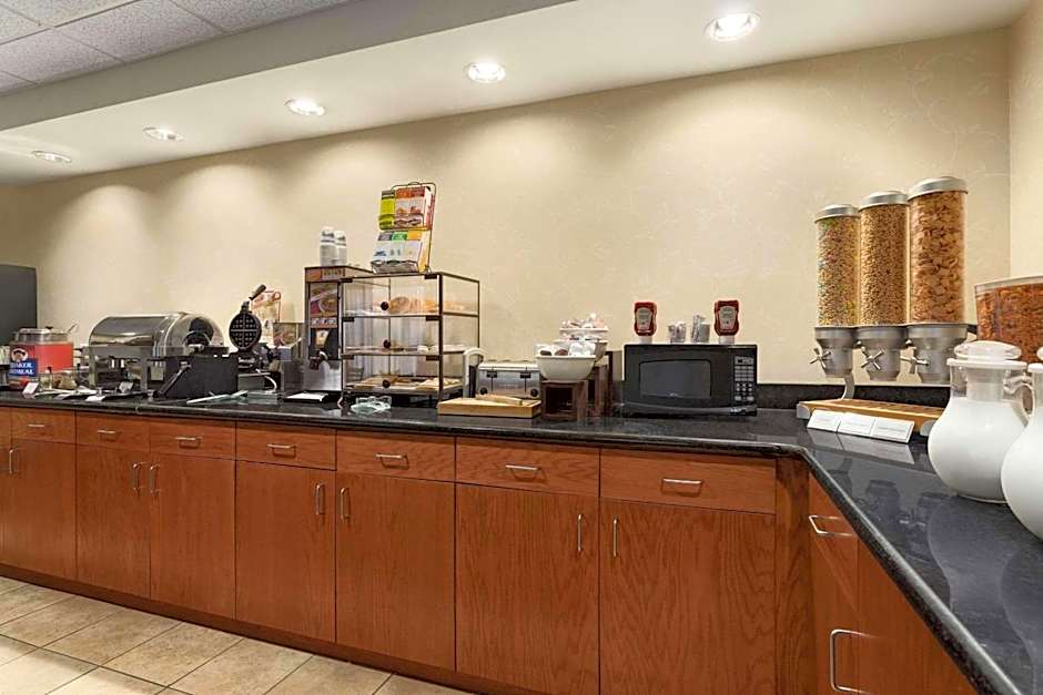 Comfort Inn & Suites Dothan Northside Plaza