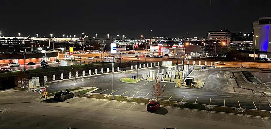 Holiday Inn Express & Suites Chicago OHare Airport, an IHG Hotel By IHG