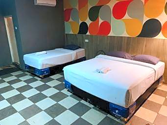 Holiday Hotel