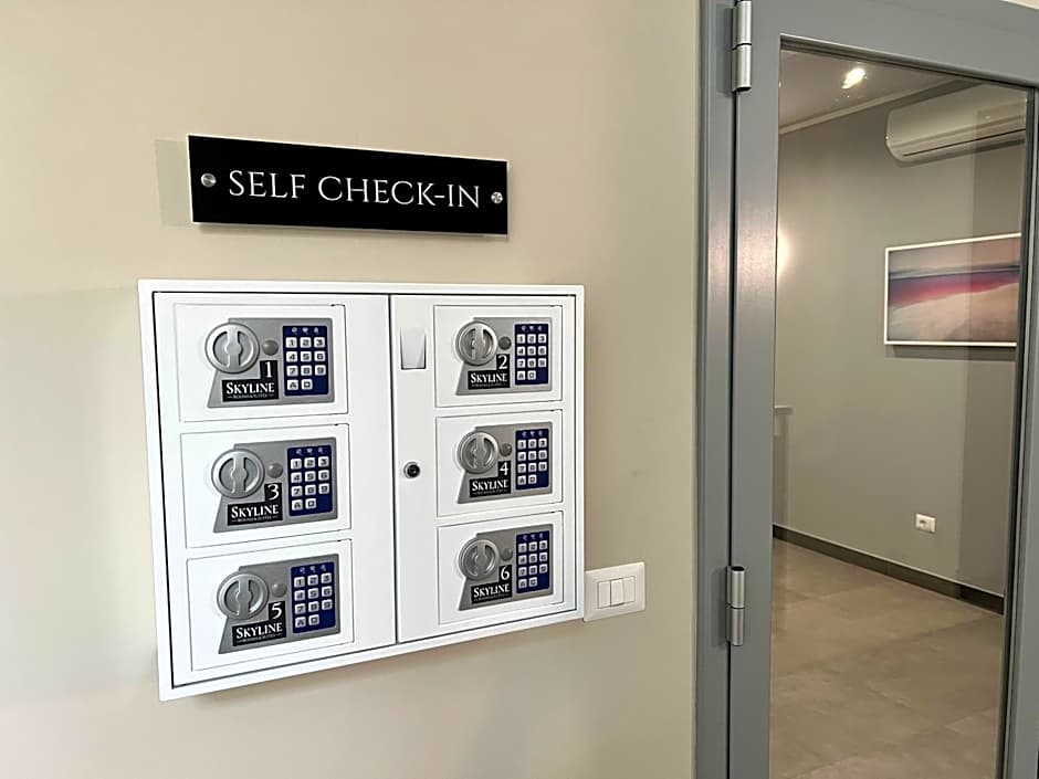 Skyline Rooms & Suites