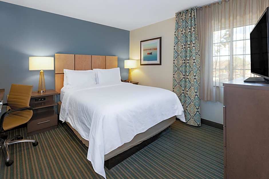 Candlewood Suites-West Springfield By IHG