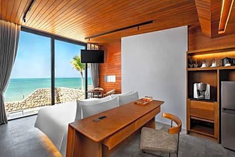 Villa with Private Pool - Beach Front