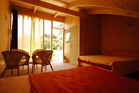 Twin Room in the Park