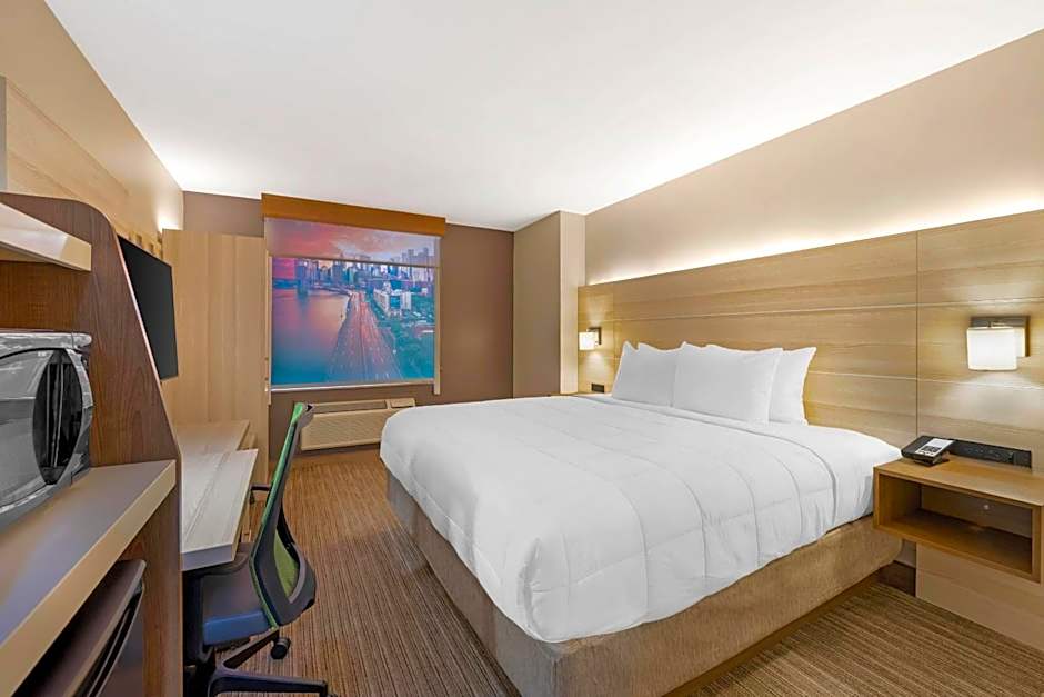 Country Inn & Suites By Radisson Staten Island NY