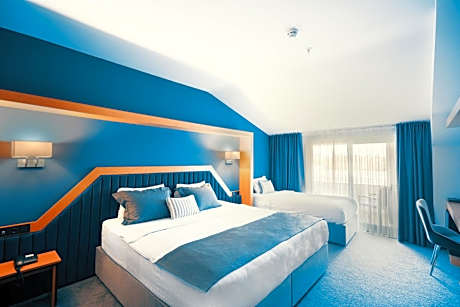 Roof 264 Hotel & Suites