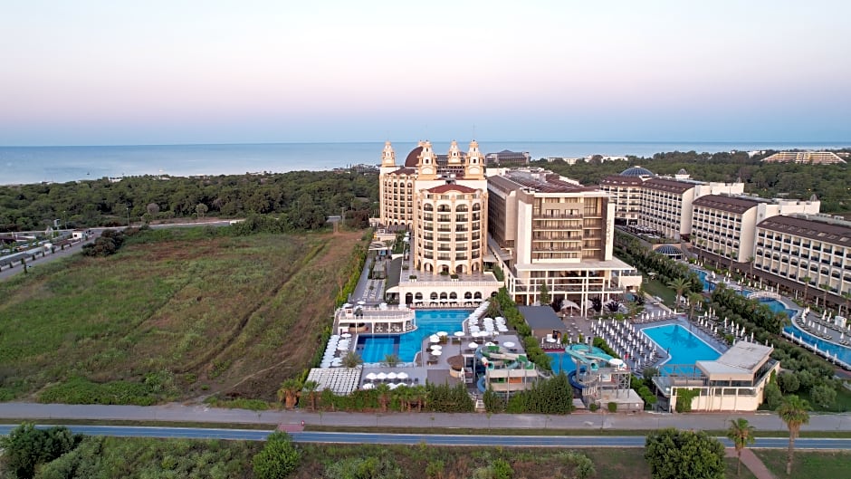 J'Adore Deluxe Hotel & Spa