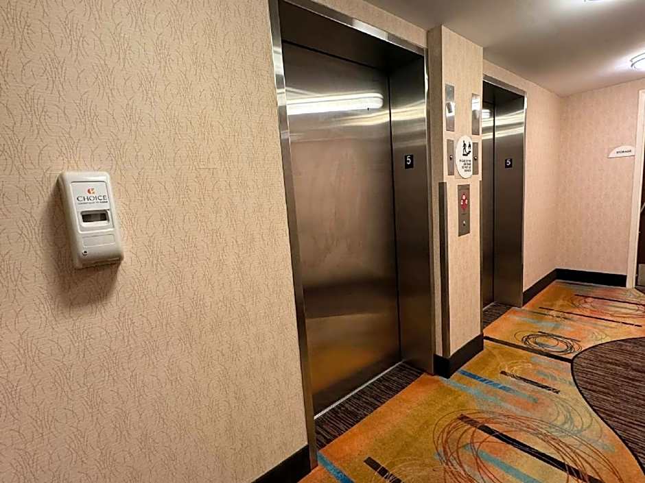 Comfort Inn & Suites Lexington Park near Pax River