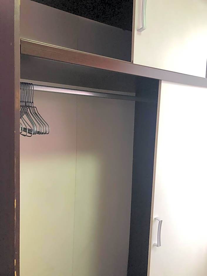 Female-Dortoir Femme -Dorm Shared Room Paris