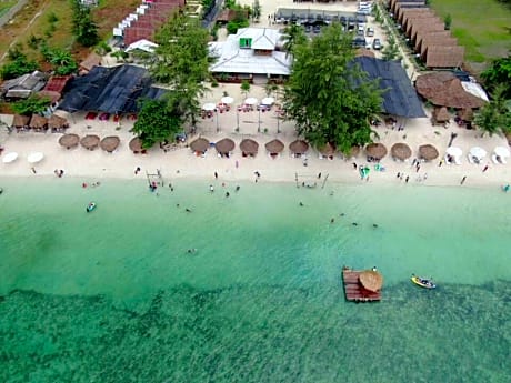 Madu Tiga Beach & Resort