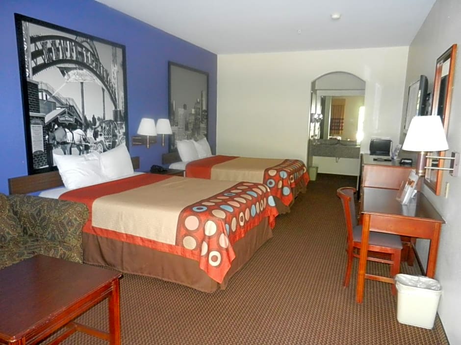 Super 8 by Wyndham Humble/Fm 1960/Hwy 59