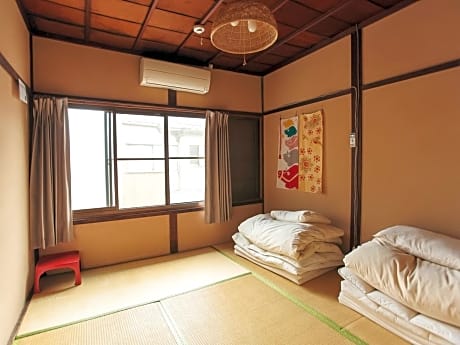 Japanese Style Room with Shared Bathroom - Female Only