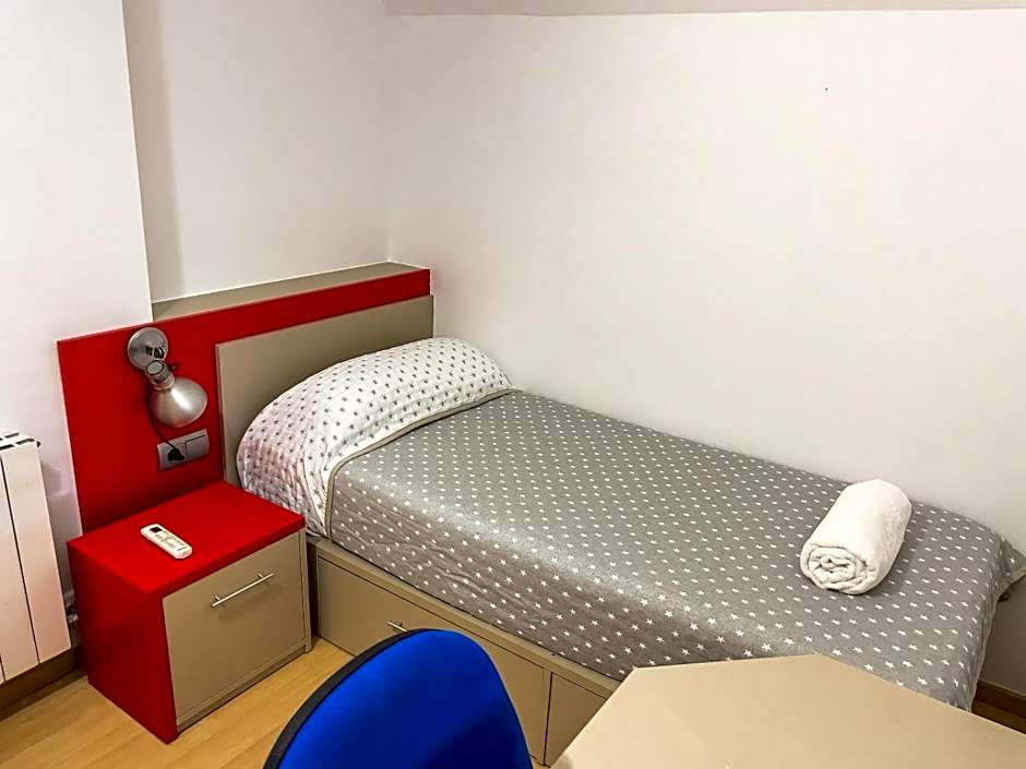 Leevin Student Barcelona