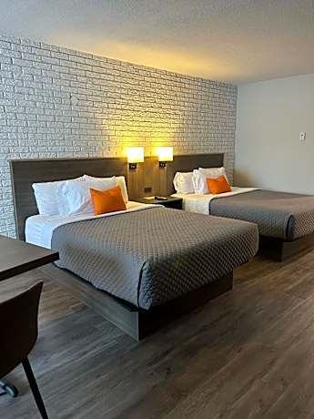 Deluxe Queen Room with Two Queen Beds