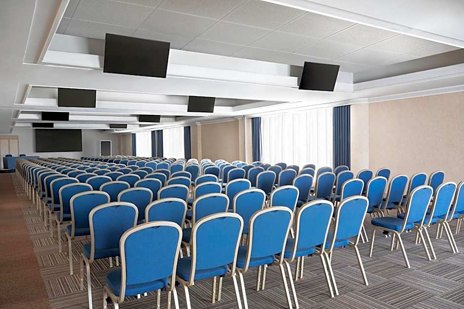 Courtyard by Marriott Rome Central Park