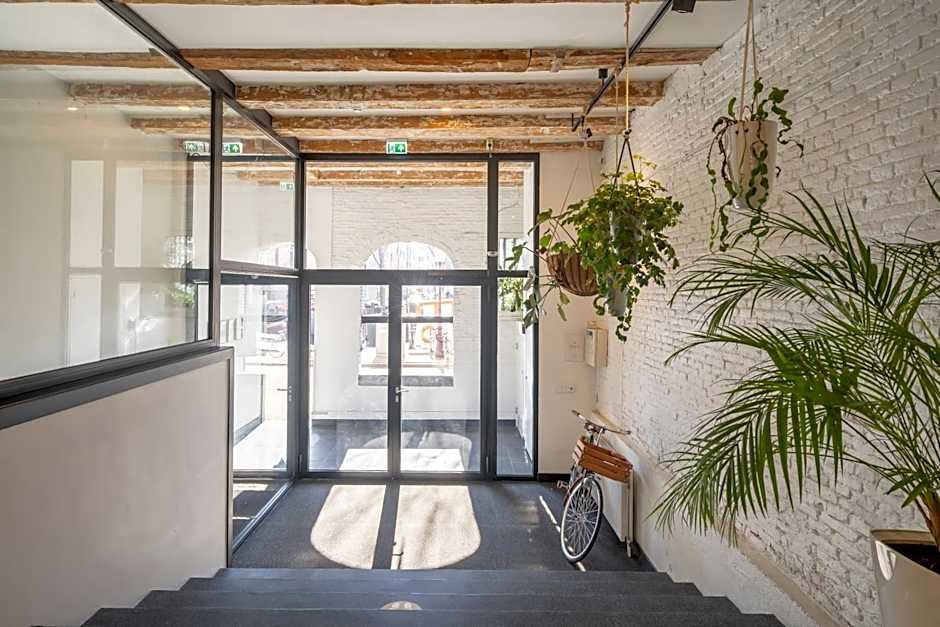 YAYS Amsterdam Salthouse Canal by Numa