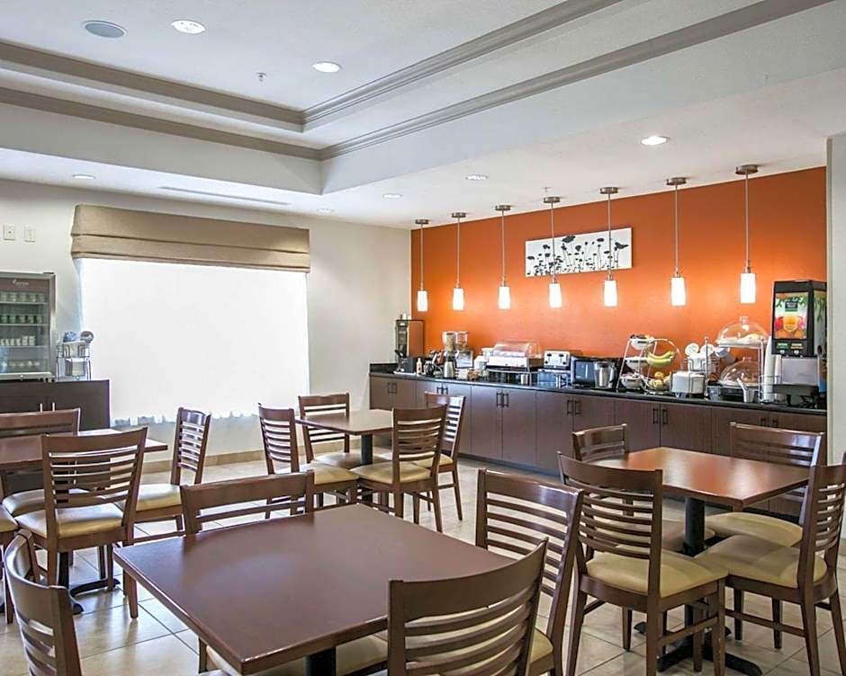 Restwell Inn & Suites I-45 North