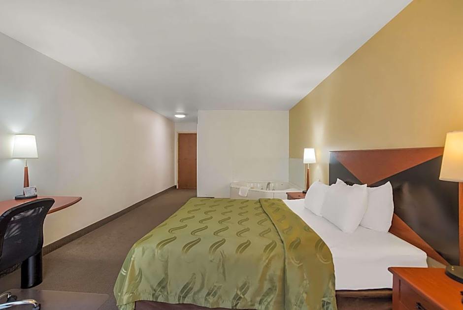 Quality Inn & Suites Chambersburg Northeast
