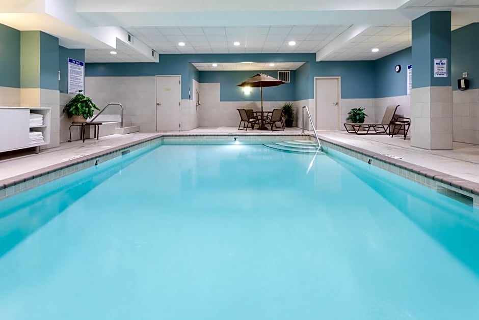 Holiday Inn Express Hotel & Suites Minneapolis-Downtown Convention Center by IHG