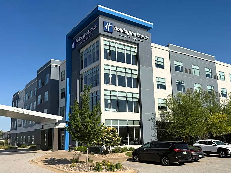 Photo 1 of 50 of Holiday Inn Express Bettendorf - Davenport NE by IHG