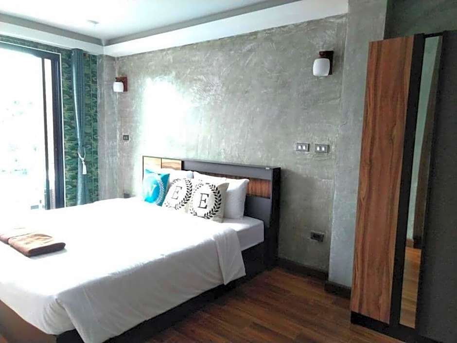 WEE HOSTEL