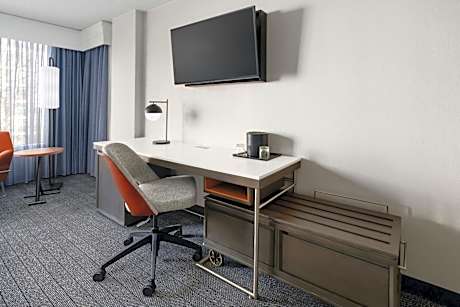 Executive King Corner Room