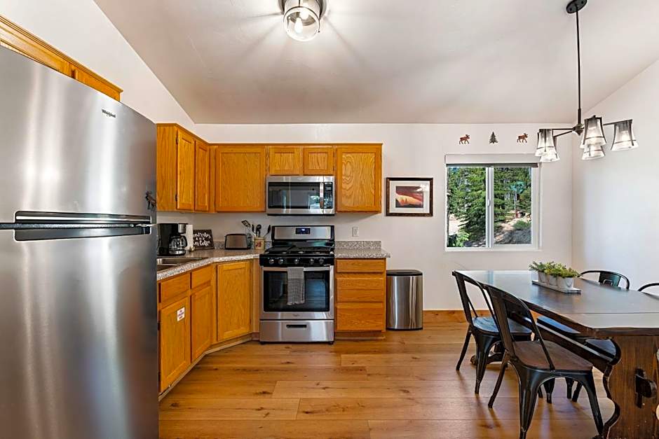 Duck Creek Village Inn