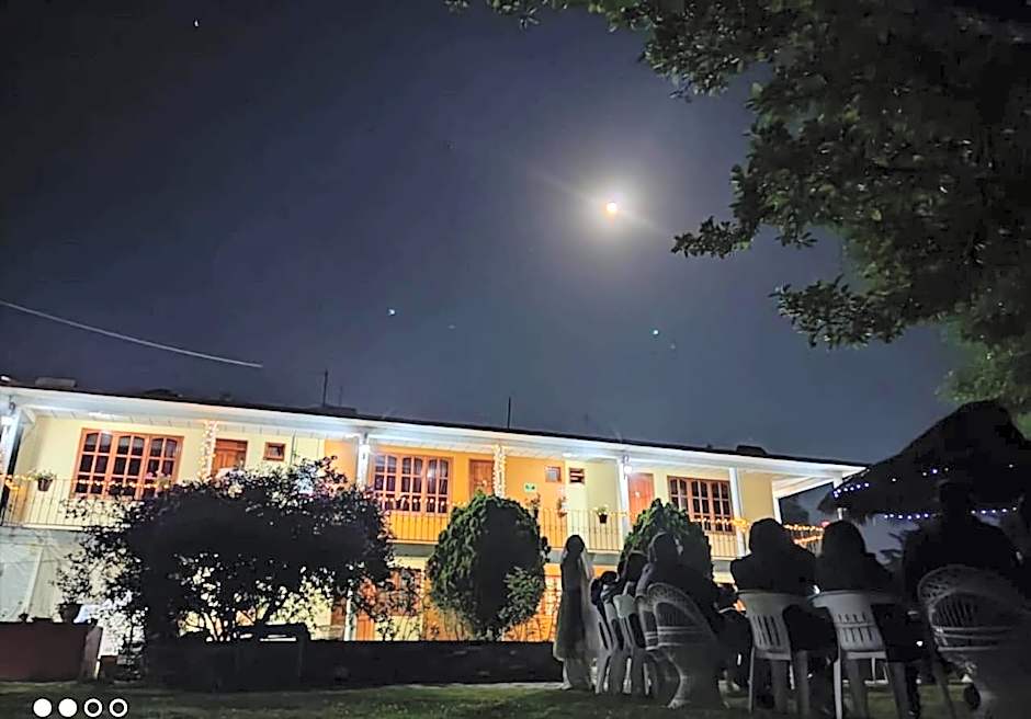 HOTEL RESTAURANT LOS PRISMAS