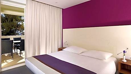 Premium One-Bedroom Apartment - Sea Side