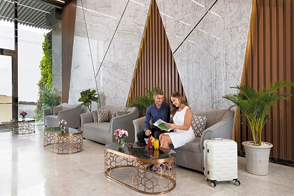 EMERALD BAY HOTEL & SPA