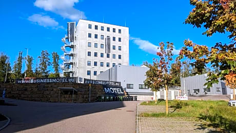 BUSINESS-MOTEL free WiFi & massage, air-con, XXL-Parking
