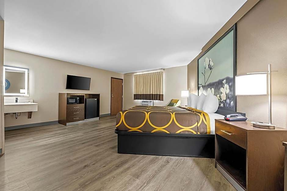 Super 8 by Wyndham Homewood Birmingham Area