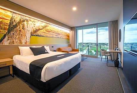 Deluxe Bridgeview Suite