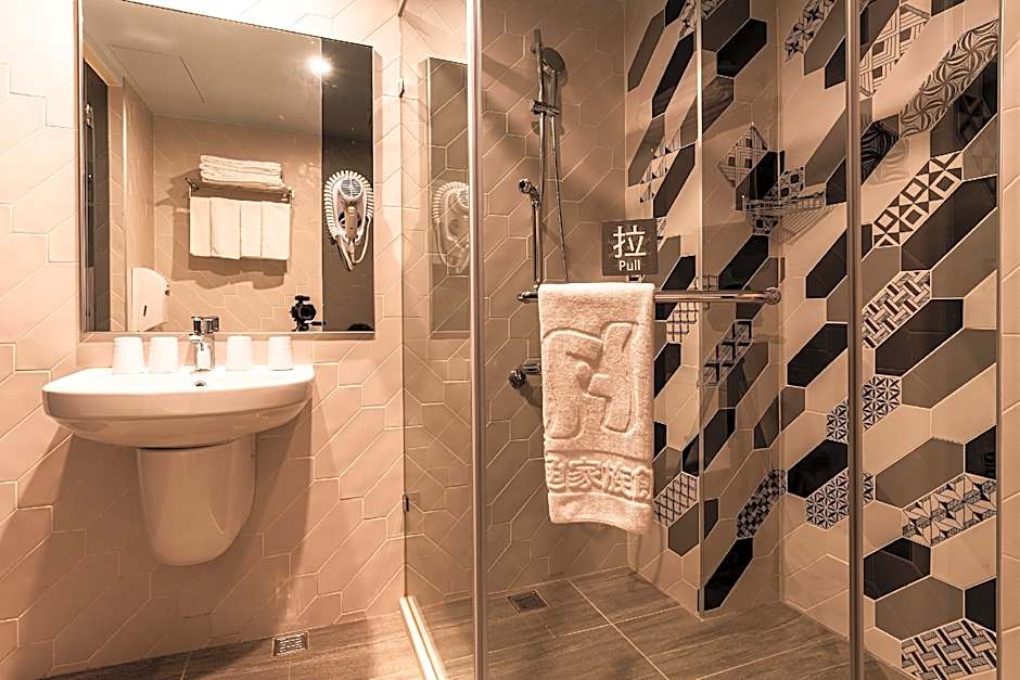 Fish Hotel Kaohsiung