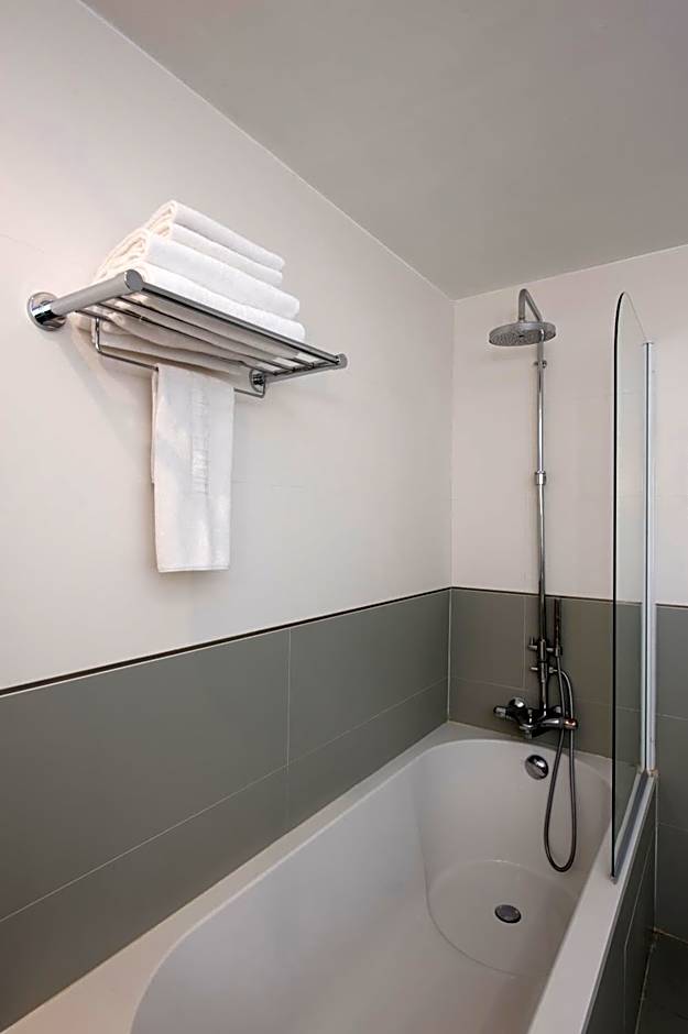 Cannes Center Univers Hotel (future Mercure)