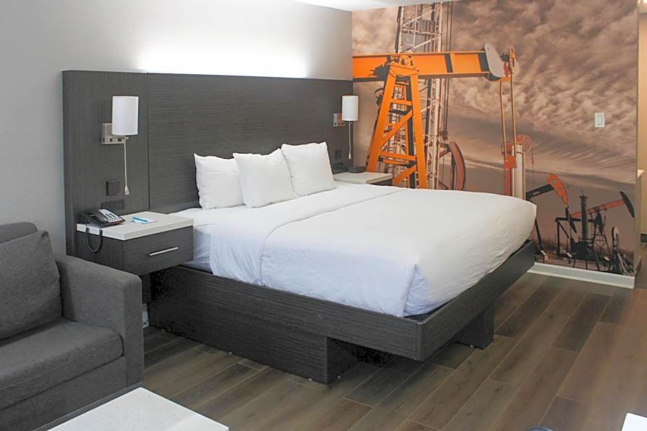 Clarion Pointe Marshall